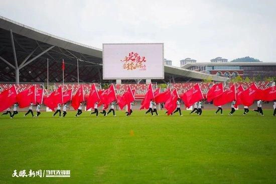 本片按照真实故事改编，一群老友在一家林间的酒吧买醉庆贺，这三个死党在酒吧里无意间引发一场争执，因而三人敏捷乘坐他们的Saab牌房车离往途中他们撞到了查理（蓝迪奎德），他是本地的巡警，他的车仿佛出了点弊端。这三人的麻烦实在才方才起头，有一辆玄色的凯迪拉克向他们搬弄，要来场存亡极速的赛车。很快输赢立见，他们的Saab房车驶前途面，玄色凯迪拉克却安然无事，一副事不关己的样子。莫非他们曩昔曾有甚么不成告人的奥秘？他们最好从速想起来，不然离死期就不远了。他们被险恶的暗影覆盖着，又找不到任何搭便车的机遇，这个被命运玩弄的三人组必需跟时候比赛，敏捷查出那辆玄色的庞然年夜物为什么想致他们于死。